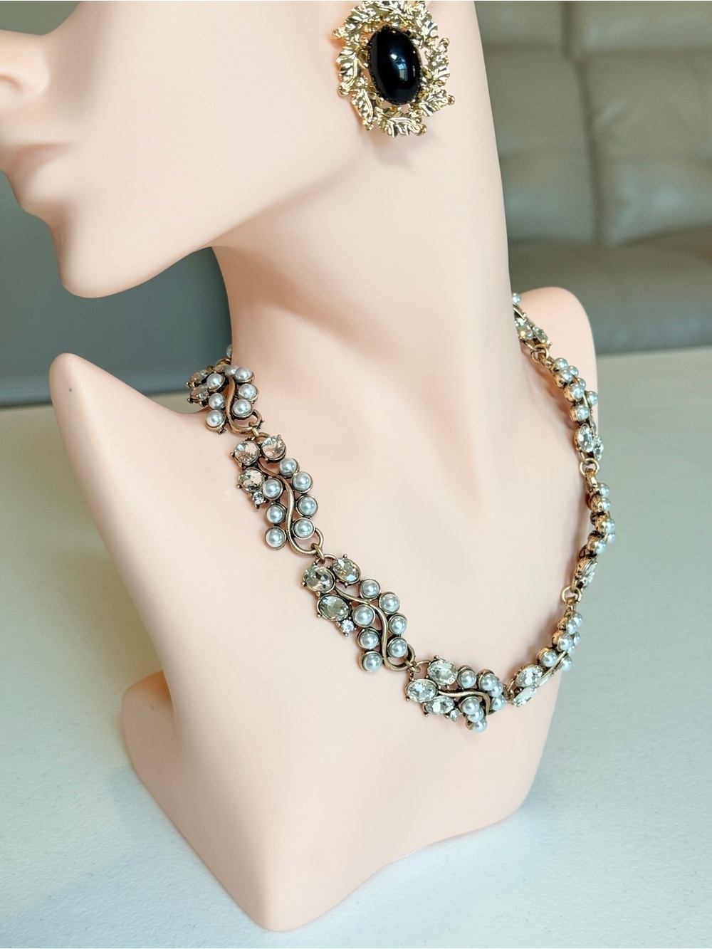 Elegant Gold Pearl and Crystal Statement Necklace - Picture 5 of 12